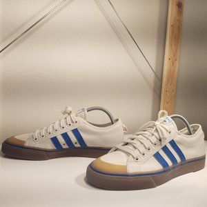 NWOT Adidas Nizza Low Canvas Cream/Blue/Gum bottom